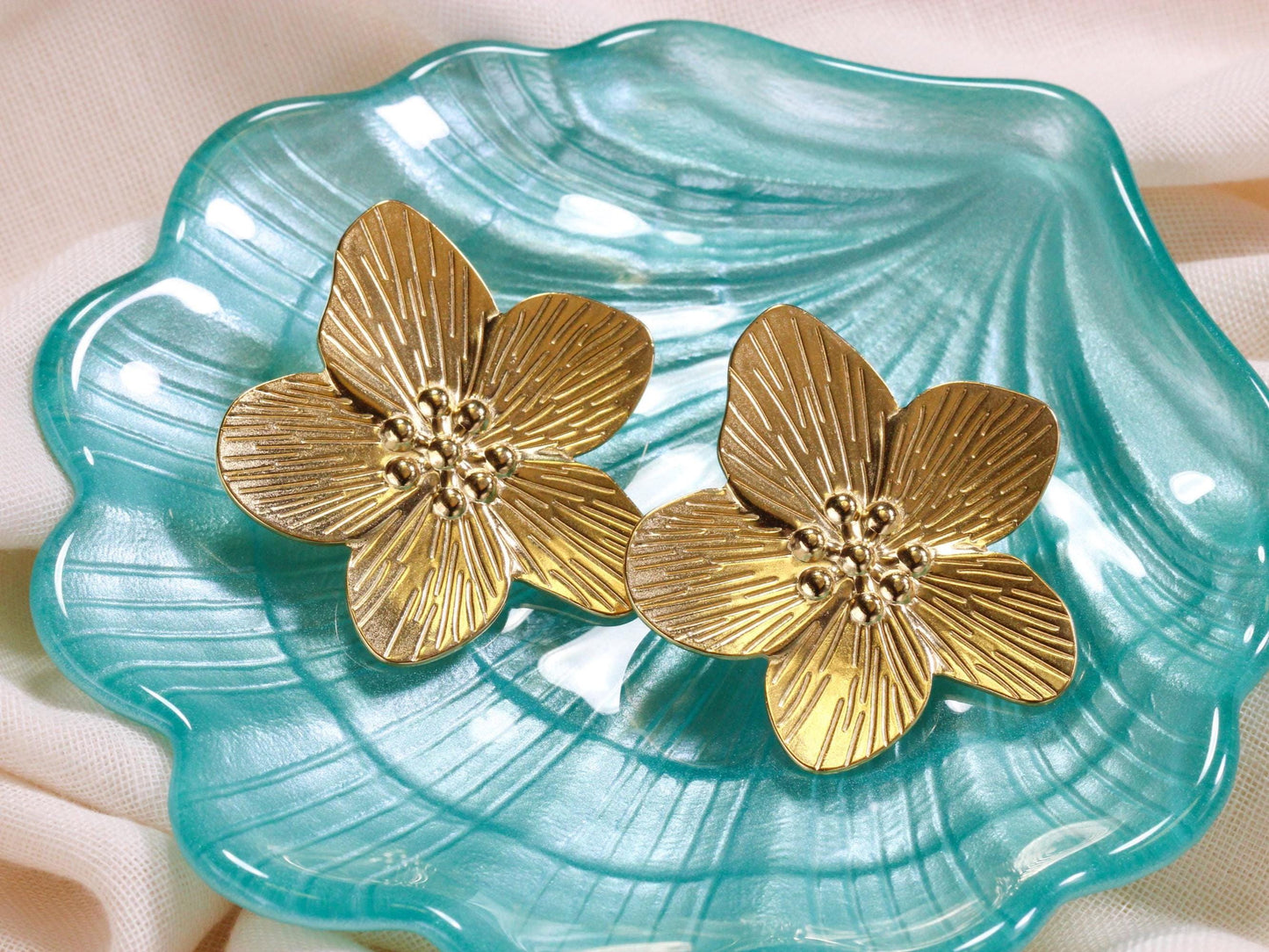 Statement Χρυσά Ατσάλινα Σκουλαρίκια Λουλούδι